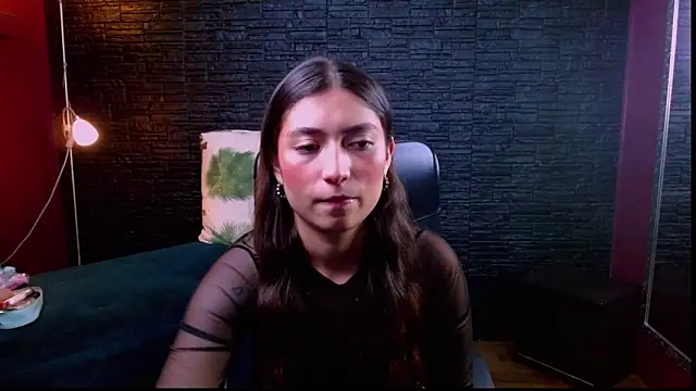 Snapshot of Lizzie_Collin chatting on September 2025 04:52:02 PM Lizzie Collin online show from September 2025 04:52:02 PM