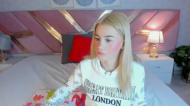 ChloeLaurentt online show from December 2025 01:24:02 PM