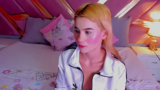 ChloeLaurentt online show from January 2026 01:15:01 PM