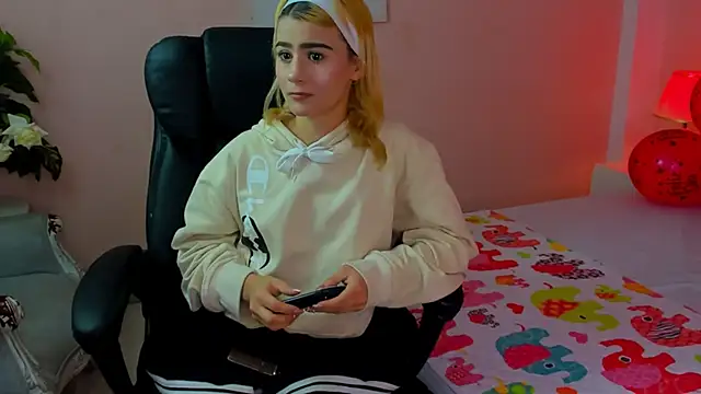 ChloeLaurentt online show from February 2026 02:28:01 PM