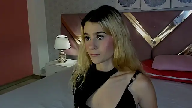 Snapshot of ChloeLaurentt chatting on December 2025 01:35:01 PM ChloeLaurentt online show from December 2025 01:35:01 PM