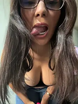 Nicol X online show from May 2026 03:41:02 PM