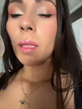 Nicol X online show from April 2026 04:33:01 PM