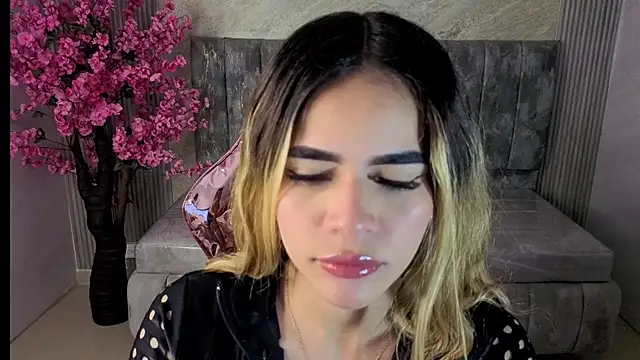 lilith4 s online show from October 2025 03:16:01 AM