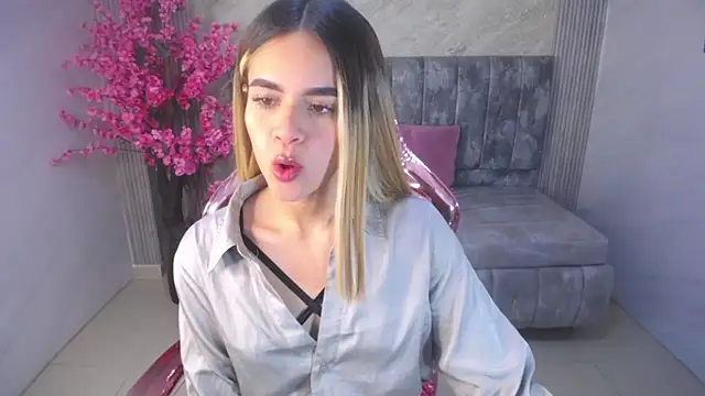 lilith4 s online show from October 2025 08:09:02 PM