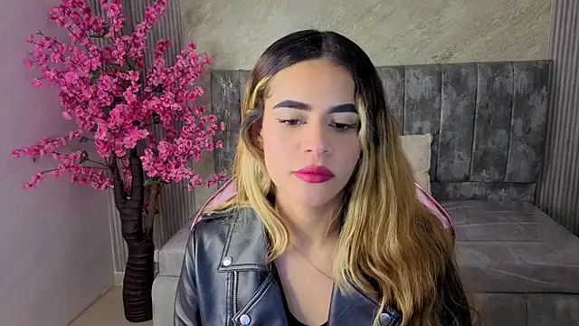 lilith4 s online show from October 2025 08:08:01 PM