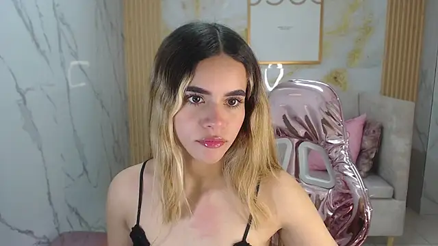 lilith4 s online show from October 2025 08:10:01 PM