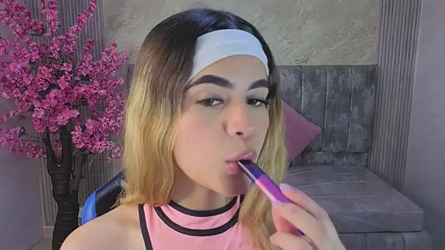 lilith4 s online show from October 2025 08:21:01 PM