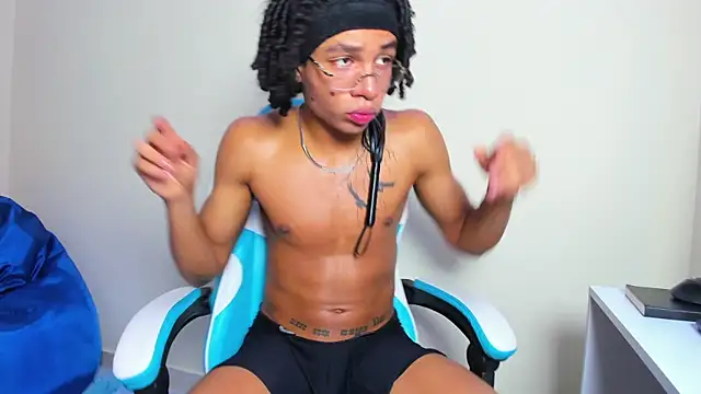 Snapshot of dann_cute028 chatting on September 2025 08:33:01 PM dann cute028 online show from September 2025 08:33:01 PM