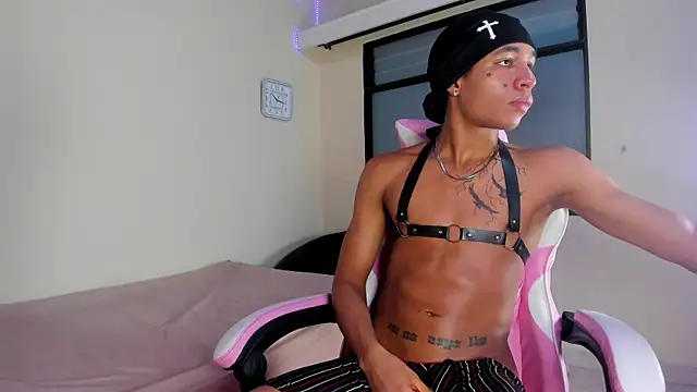 Snapshot of dann_cute028 chatting on October 2025 10:43:02 PM dann cute028 online show from October 2025 10:43:02 PM