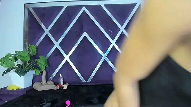 Snapshot of angelkyraasm chatting on March 2026 01:05:01 PM angelkyraasm online show from March 2026 01:05:01 PM