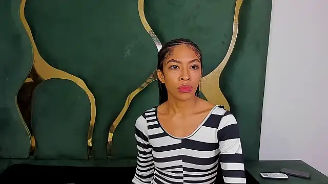 angelkyraasm online show from November 2025 01:23:01 PM