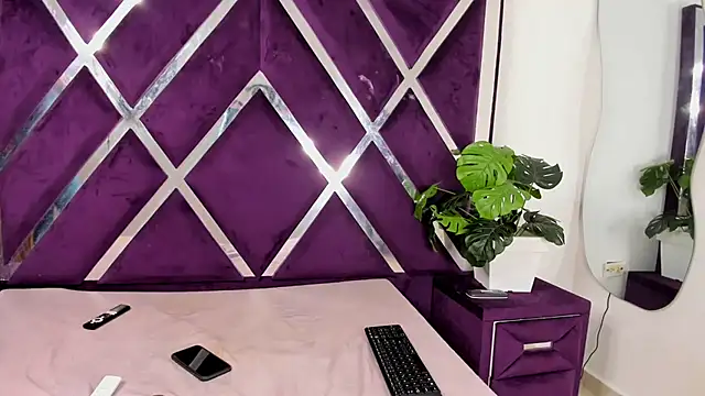 angelkyraasm online show from November 2025 12:26:01 PM