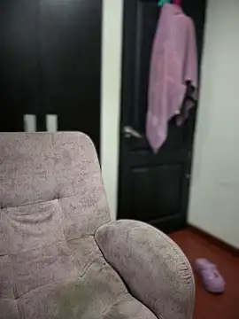 Isabella-Teen online show from November 2025 12:27:01 AM