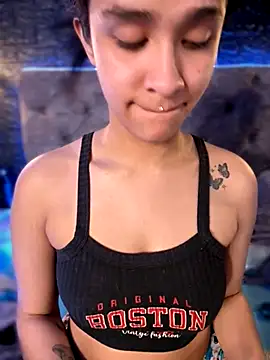 Snapshot of Isabella-Teen chatting on September 2025 01:33:01 AM Isabella-Teen online show from September 2025 01:33:01 AM
