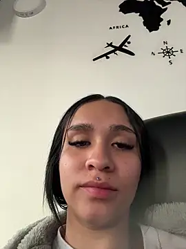 Isabella-Teen online show from April 2026 02:56:01 PM