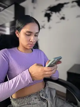 Isabella-Teen online show from May 2026 01:17:02 PM