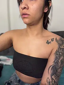 Isabella-Teen online show from January 2026 02:15:01 AM