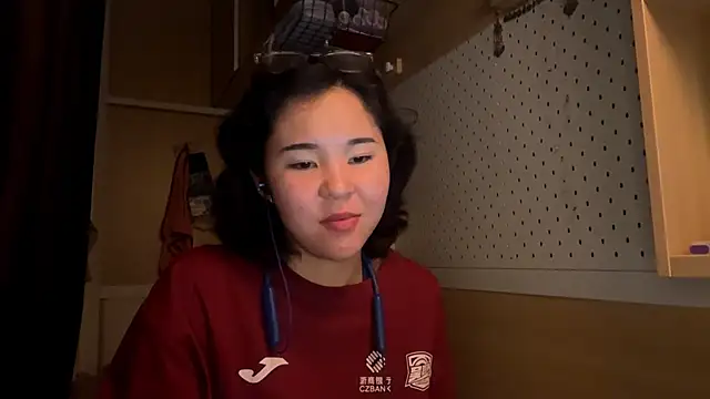 Snapshot of JennyCarpenter chatting on May 2026 11:04:02 PM JennyCarpenter online show from May 2026 11:04:02 PM
