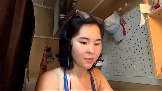 Snapshot of JennyCarpenter chatting on May 2026 06:57:02 AM JennyCarpenter online show from May 2026 06:57:02 AM
