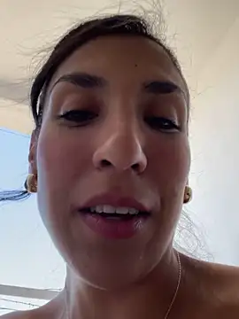 MaddyX   online show from November 2025 07:58:01 PM