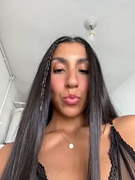 MaddyX   online show from April 2026 07:09:01 PM