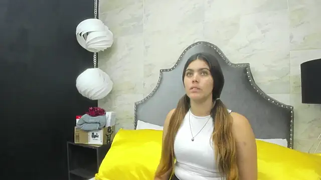 isabel 09 online show from July 2026 06:43:02 PM