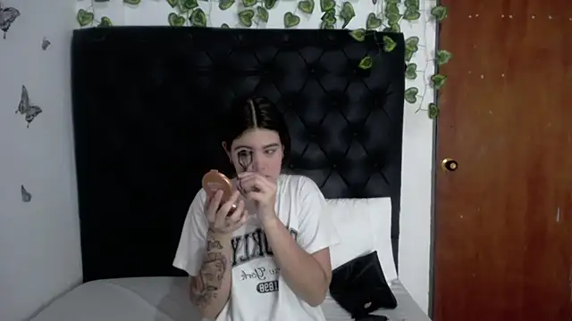 isabel 09 online show from April 2026 12:28:01 PM