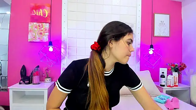 isabel 09 online show from June 2026 07:22:02 PM