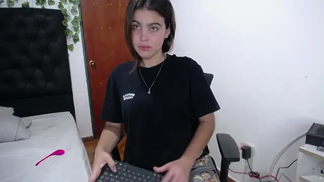 isabel 09 online show from November 2025 03:10:02 AM