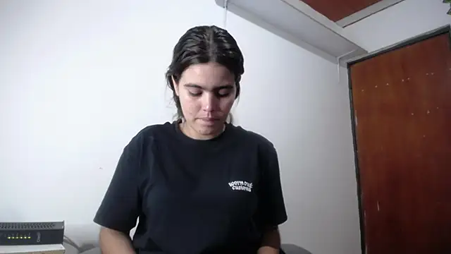 isabel 09 online show from October 2025 03:17:02 AM