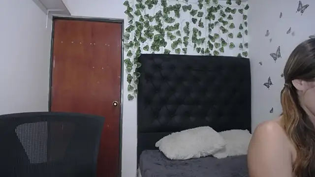 isabel 09 online show from October 2025 04:00:01 AM