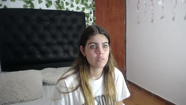 Snapshot of isabel_09 chatting on February 2026 07:03:02 PM isabel 09 online show from February 2026 07:03:02 PM