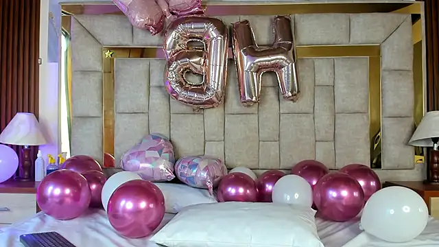 AggathaSanders  online show from October 2025 12:49:02 PM