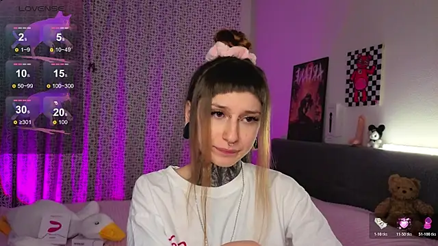 Snapshot of LilithPoison chatting on November 2025 06:01:02 PM LilithPoison online show from November 2025 06:01:02 PM