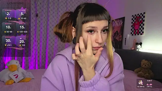 Snapshot of LilithPoison chatting on October 2025 06:05:01 PM LilithPoison online show from October 2025 06:05:01 PM