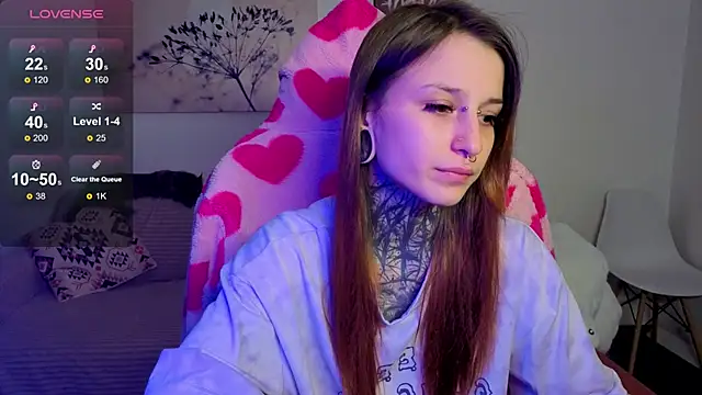 Snapshot of LilithPoison chatting on October 2025 06:01:02 PM LilithPoison online show from October 2025 06:01:02 PM