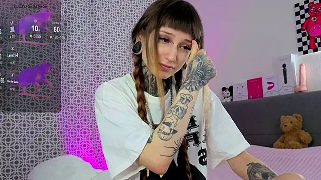 LilithPoison online show from January 2026 06:04:02 PM