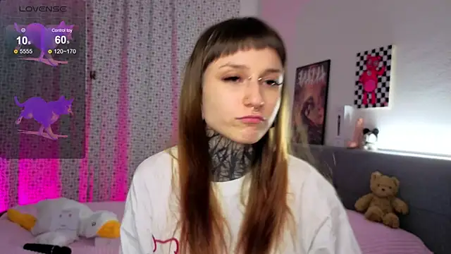 Snapshot of LilithPoison chatting on November 2025 06:08:01 PM LilithPoison online show from November 2025 06:08:01 PM