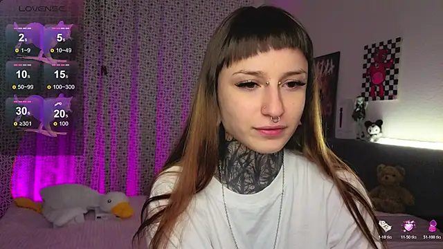 Snapshot of LilithPoison chatting on November 2025 06:08:02 PM LilithPoison online show from November 2025 06:08:02 PM