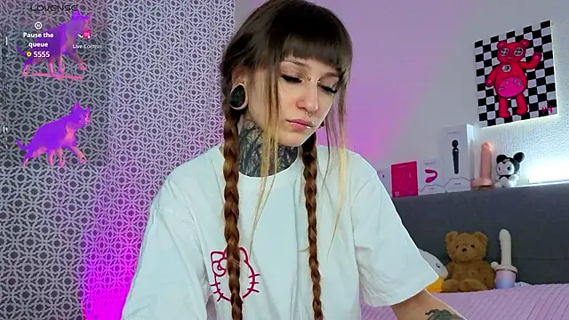 LilithPoison online show from February 2026 06:15:02 PM