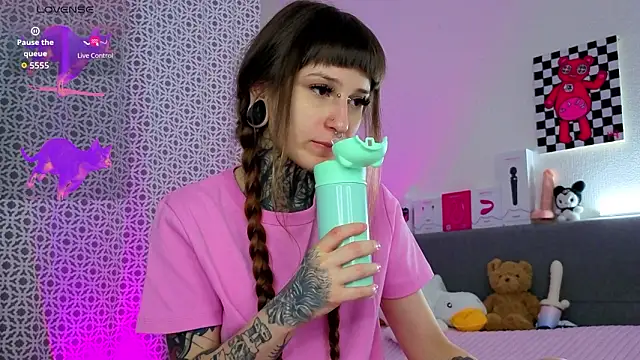 LilithPoison online show from February 2026 06:08:01 PM