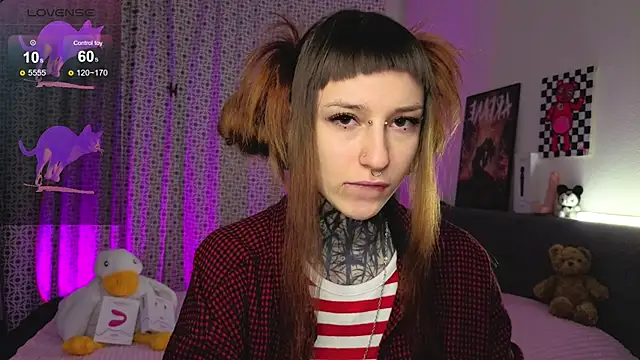 Snapshot of LilithPoison chatting on November 2025 08:36:02 PM LilithPoison online show from November 2025 08:36:02 PM