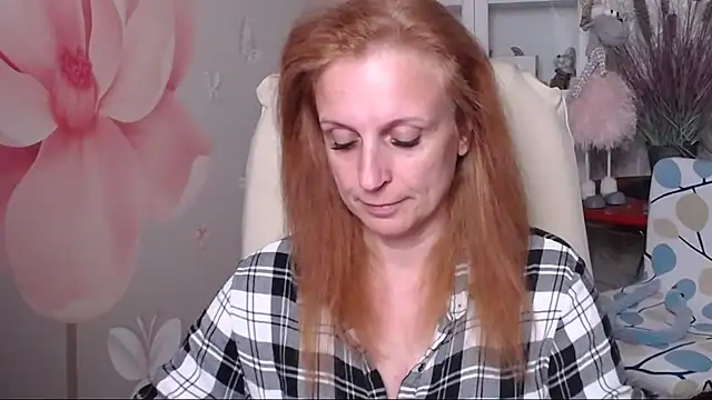 Snapshot of Venus_love1 chatting on June 2026 05:52:01 PM Venus love1 online show from June 2026 05:52:01 PM