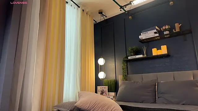 AdriaNochi online show from April 2026 07:15:02 AM