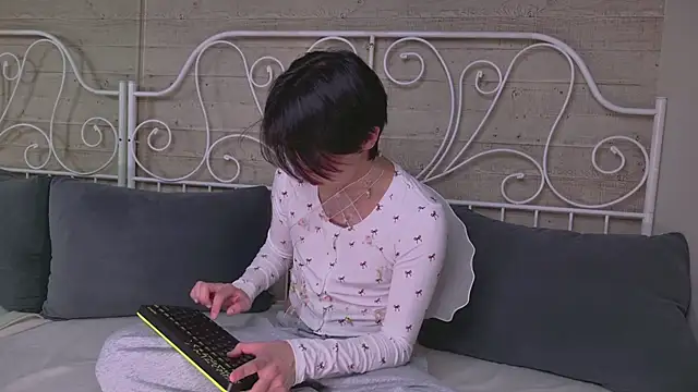 HeejinWang online show from October 2025 08:27:02 PM