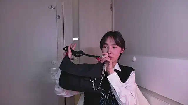 HeejinWang online show from November 2025 08:24:02 PM