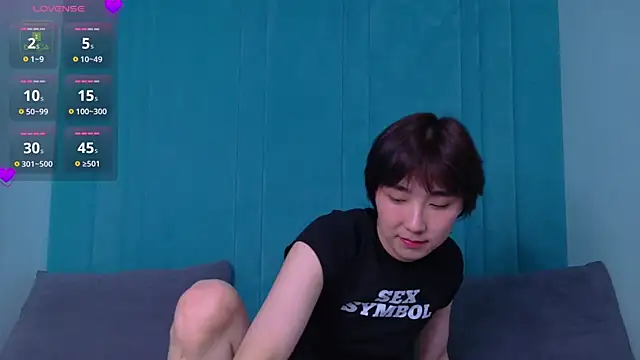 HeejinWang online show from April 2026 08:20:01 PM