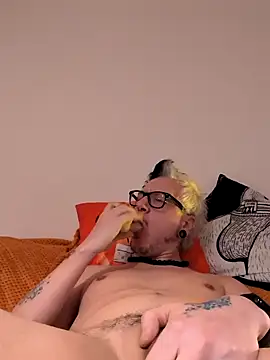 cruiserpup online show from December 2025 06:53:01 PM