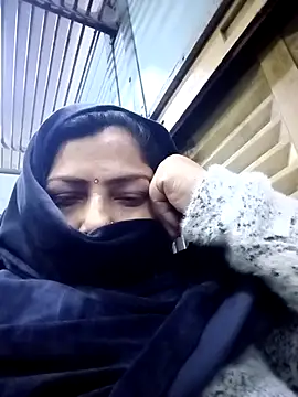 Love-890 online show from November 2025 01:04:02 AM